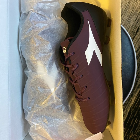 Womens soccer cleats - Picture 3 of 7